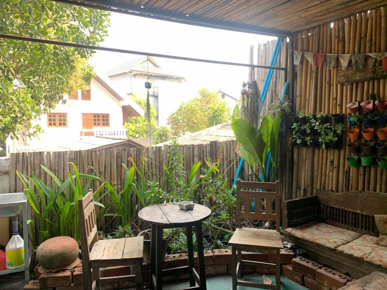 J Giant Hostel Chiang Mai Ngoại thất bức ảnh