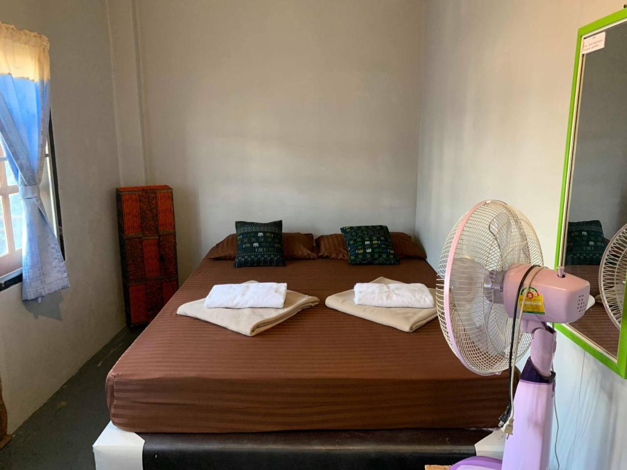 J Giant Hostel Chiang Mai Ngoại thất bức ảnh