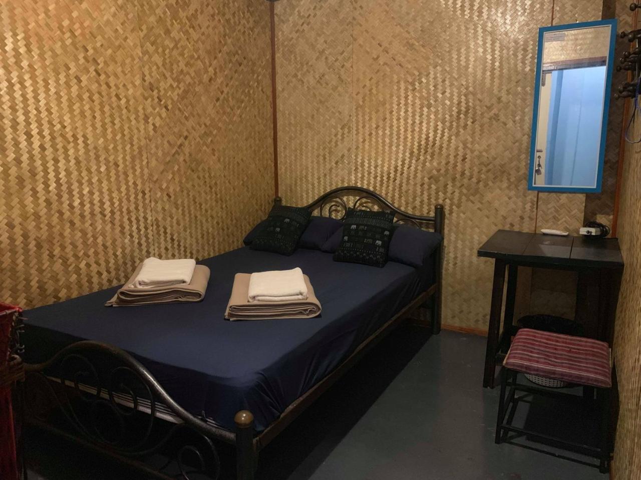 J Giant Hostel Chiang Mai Ngoại thất bức ảnh