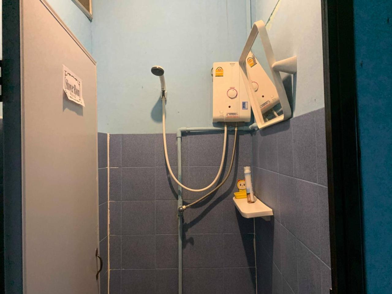 J Giant Hostel Chiang Mai Ngoại thất bức ảnh